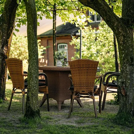 Landgasthof-unter Den Linden Oelixdorf